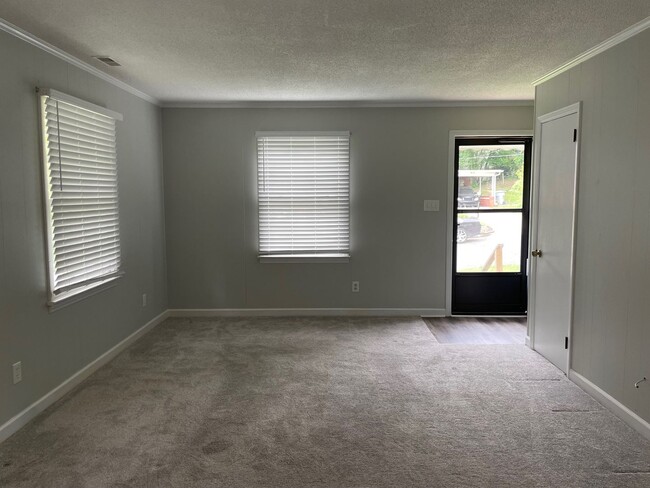 Building Photo - 753