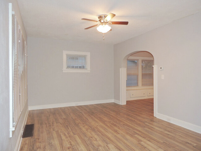 Foto del edificio - Newly & Amazingly Rehabbed 3 Bed - 1 Bath ...