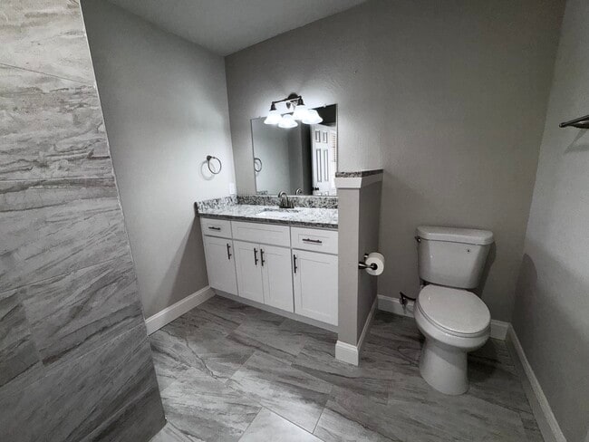 Foto del edificio - 1311 Alpine Dr