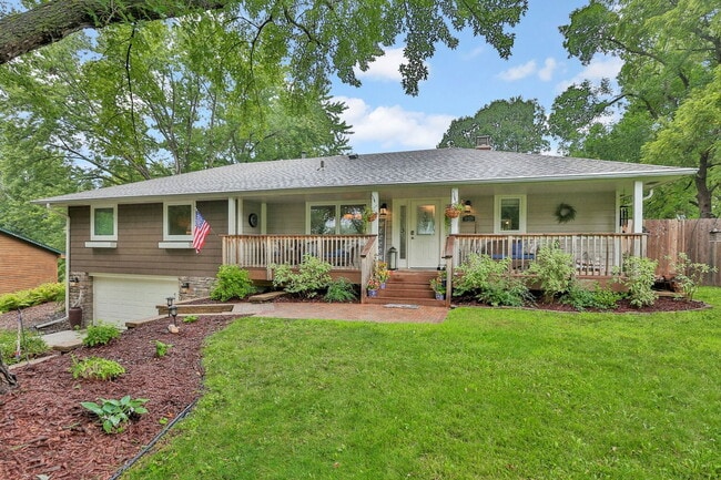 Building Photo - 16624 Elm Dr