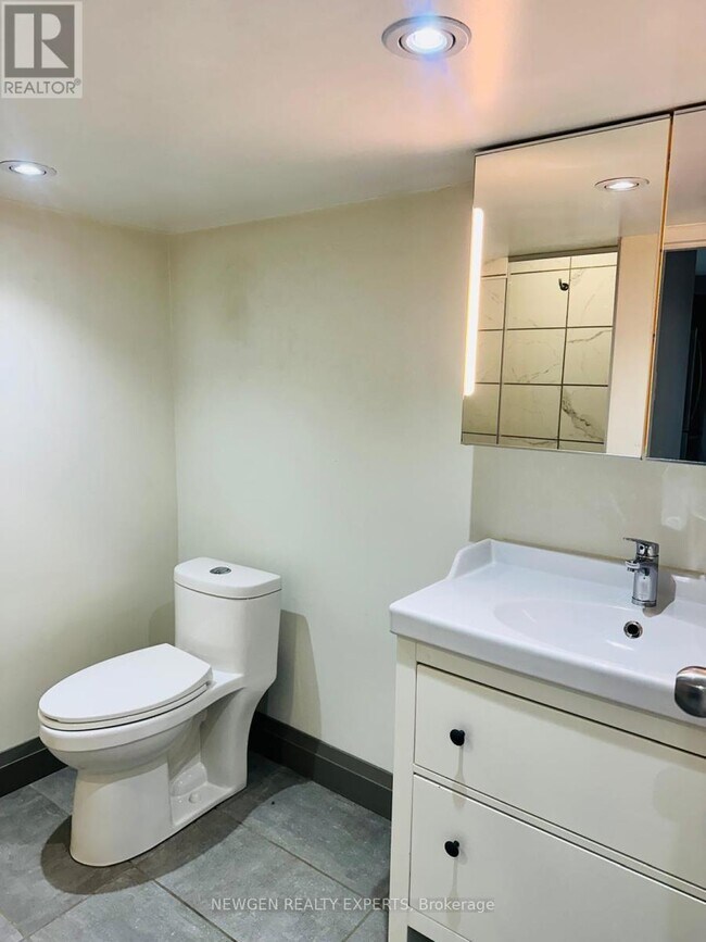 Building Photo - 53 Freshspring Dr