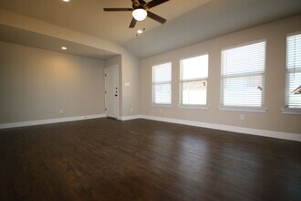 Building Photo - 1300-1304 White Sand Dr