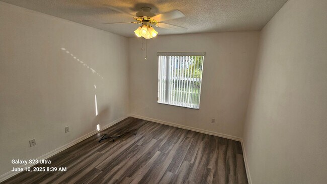 Building Photo - Charming 3 Bedroom, 2 Bath, 2 Car Garage H...