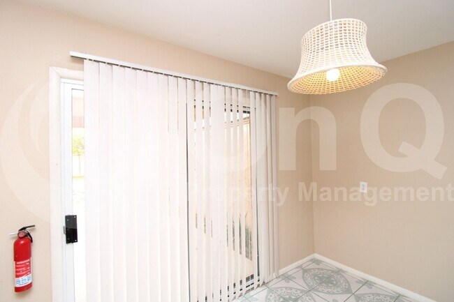 Foto del edificio - 2417 N 20th Dr