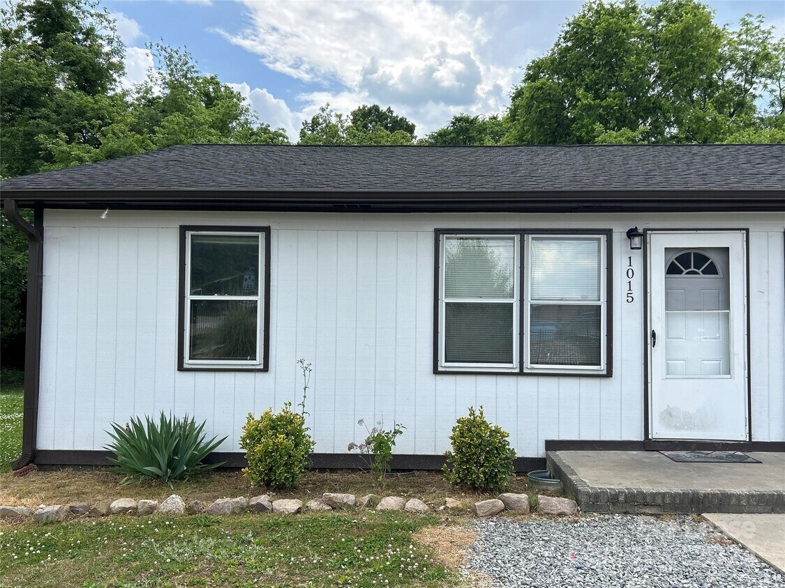 Foto principal - 1015 Old Plank Rd