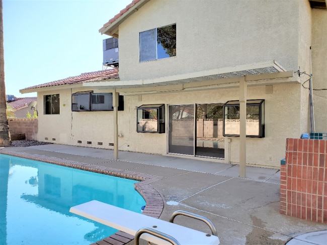 Building Photo - 7450 Trudy Ln