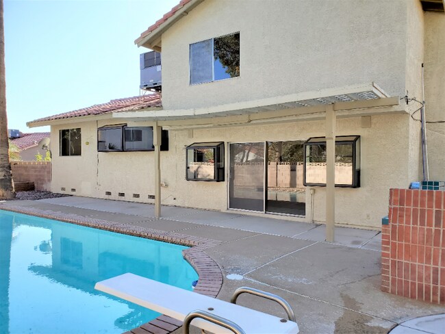 Foto del edificio - 7450 Trudy Ln
