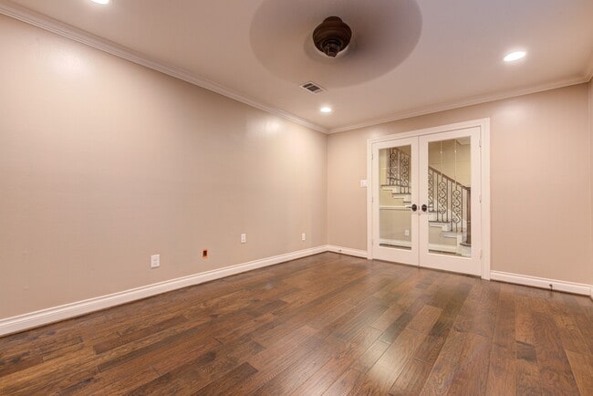 Building Photo - 607 Ellingham Dr