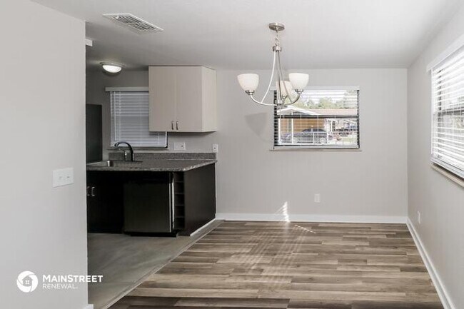 Building Photo - 637 W ALAMO DR, LAKELAND, FL 33813