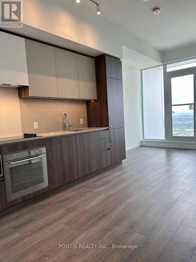 Building Photo - 1000 Portage Pkwy