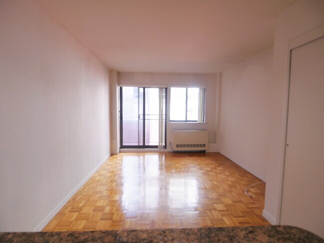 Interior Photo - 157 East 85th Street