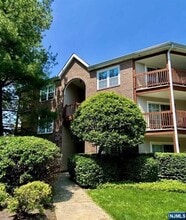 Building Photo - 951 Westgate Dr