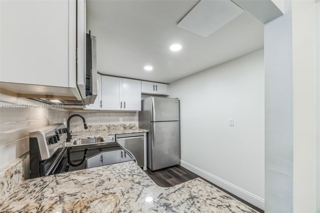 Foto del edificio - 480 NW 20th St