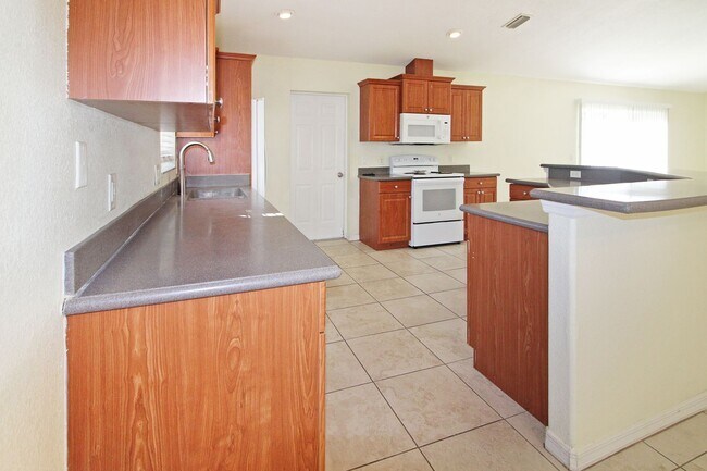Foto del edificio - North Port Annual Home for Rent