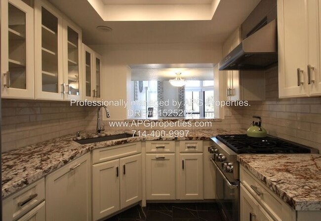 Building Photo - Lake Mission Viejo 2 Bedroom 2 Bathroom + ...