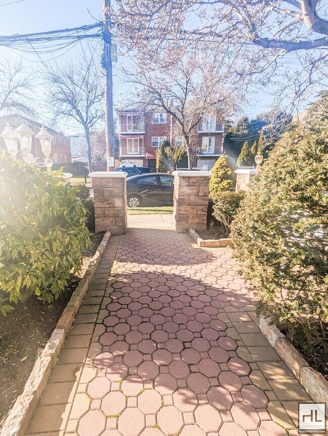 Foto del edificio - MICKLE AVENUE