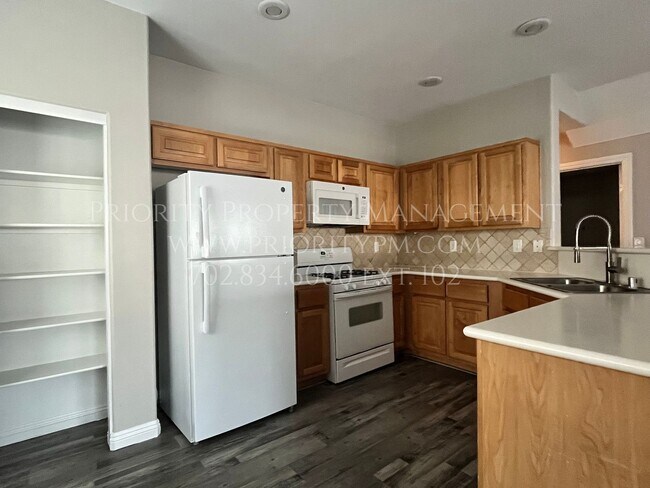 Foto del edificio - ~~Beautiful Mountains Edge Townhome!  3 Bed, 2.5 Bath ~ New! New! New!