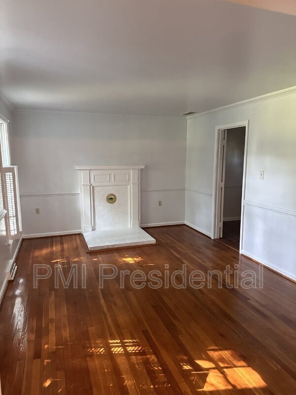 Foto del edificio - 931 S Crater Rd