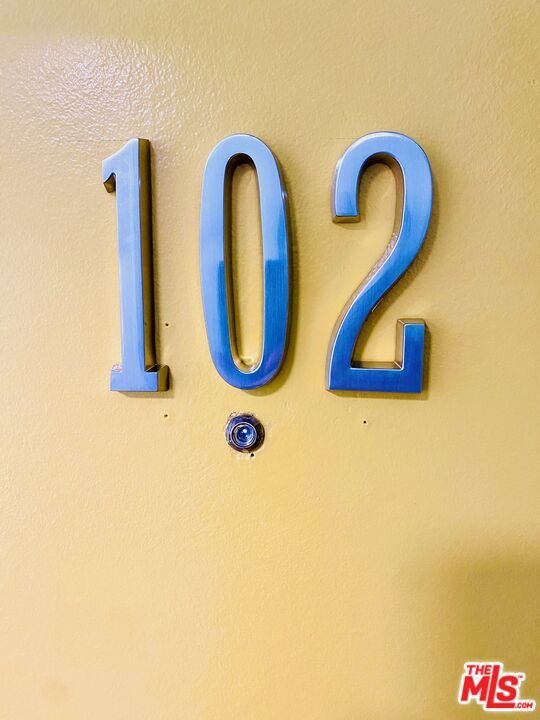 Foto del edificio - 1833 Normandie Ave