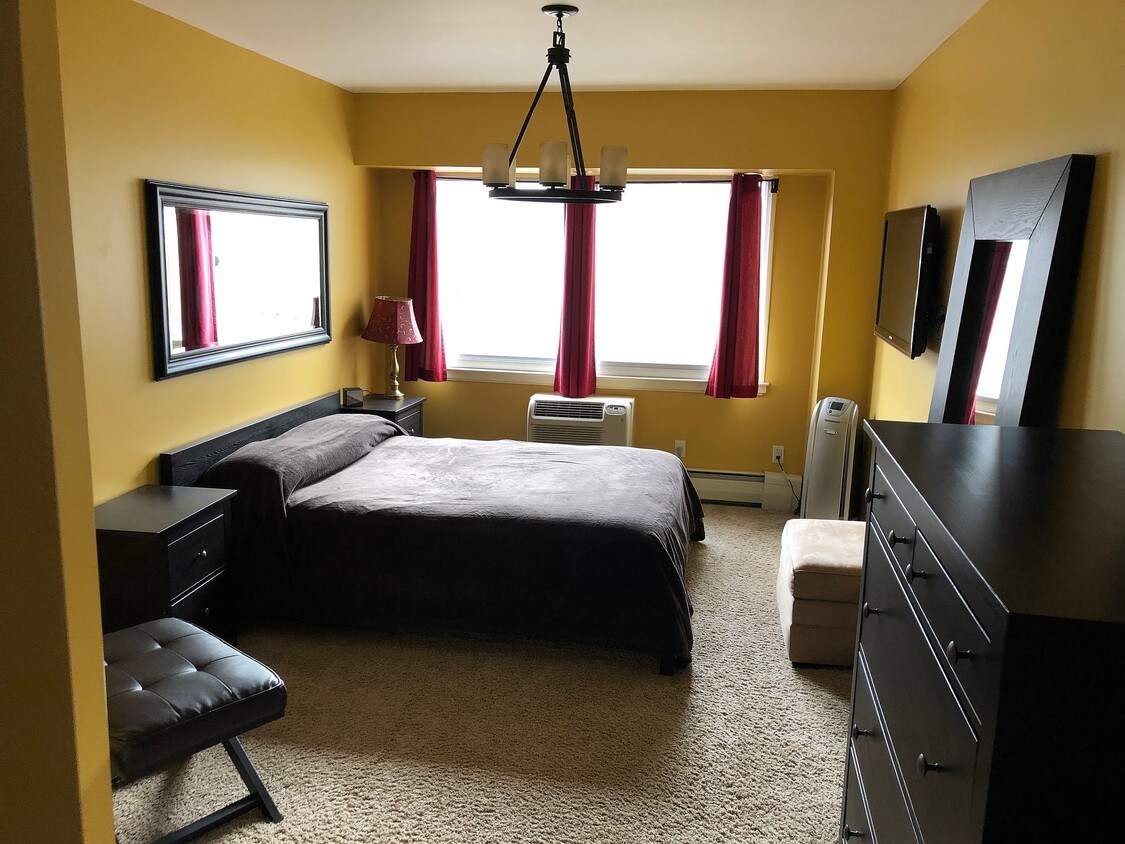Foto principal - 300 W 145th St