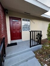Building Photo - 1702 Barton Ct