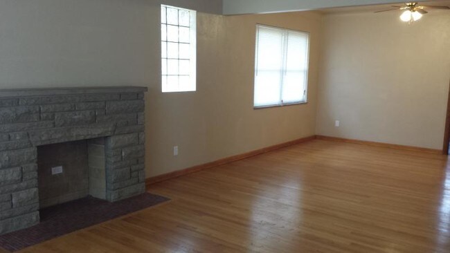 Foto del edificio - 2290 PATTERSON RD.