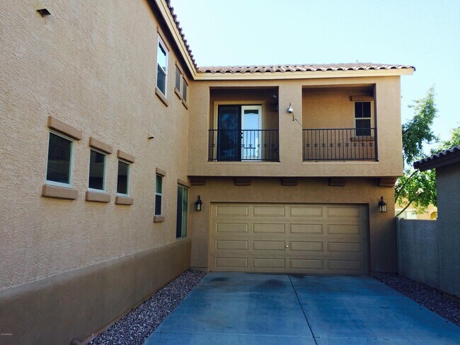 Foto del edificio - 14755 W Poinsettia Dr