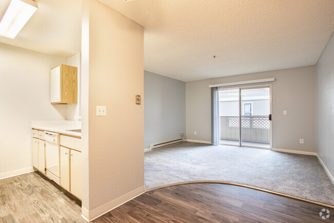 1BR, 1BA - 685SF - ALDERWOOD PARK