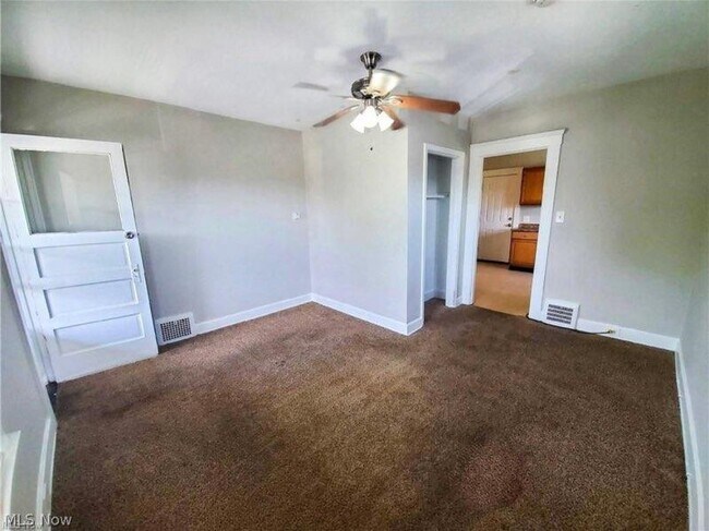 Sala de estar - 4025 E 144th St