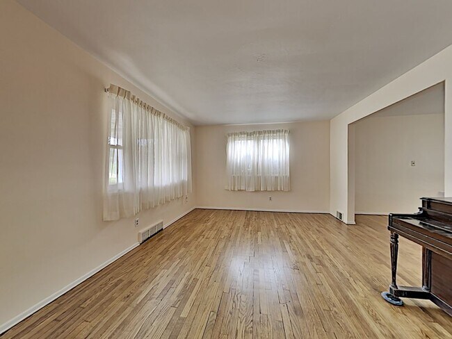 Building Photo - 311 Noel Dr Monroeville PA 15146