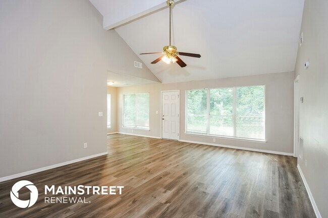 Foto del edificio - 492 Crestwood Ct