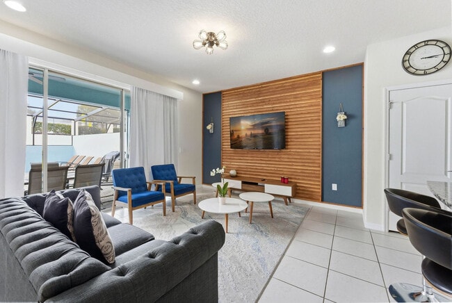 Foto del edificio - 2440 Dubai St