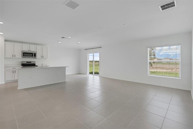 Foto del edificio - 2376 McKinley Dr