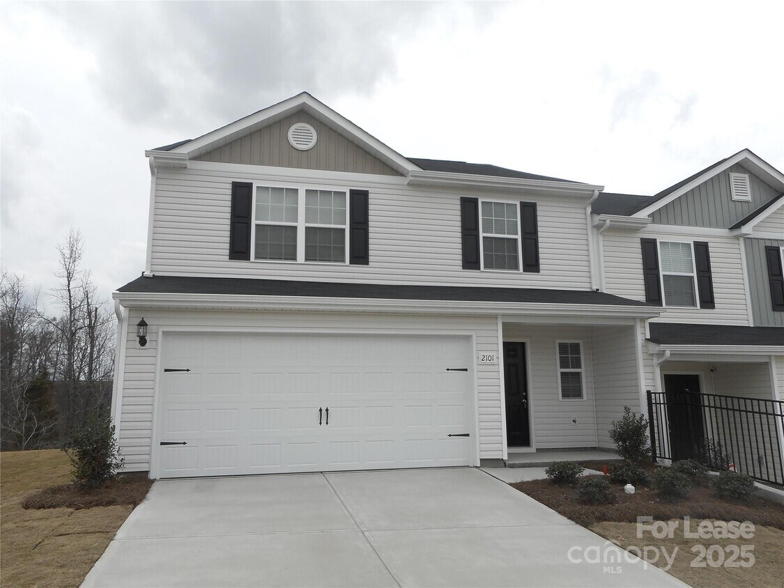 Foto principal - 2101 Talbert Ct