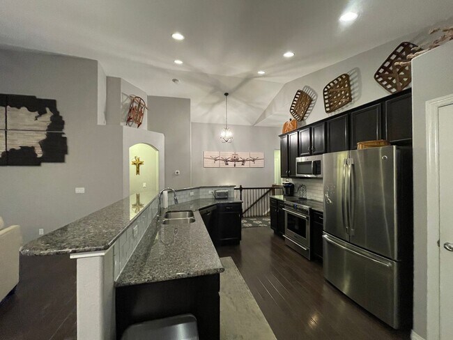 Foto del edificio - Harmonious Blend of Style, Comfort, and Fu...