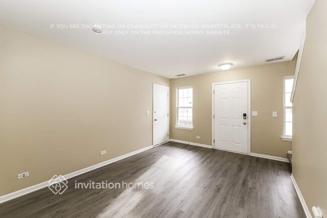 Building Photo - 180 E Big Horn Dr