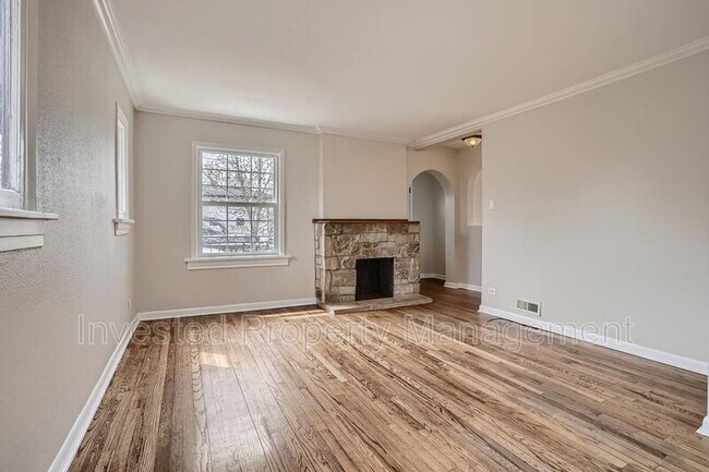 Building Photo - 3115 E 37th Ave