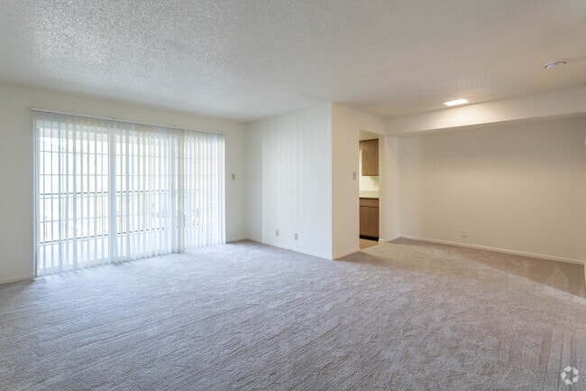 1HAB, 1BA - 700 ft² - Trinity Place
