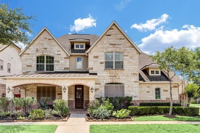Building Photo - 702 Arden Oaks Dr