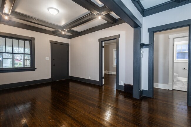 Foto del edificio - 2560 Crown Point Ave