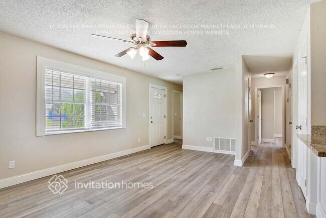 Foto del edificio - 8209 Sarnow Dr