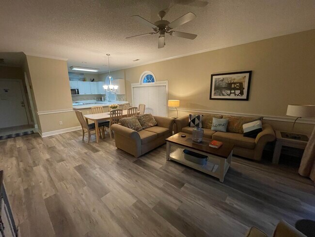 Building Photo - 702 Riverwalk Dr