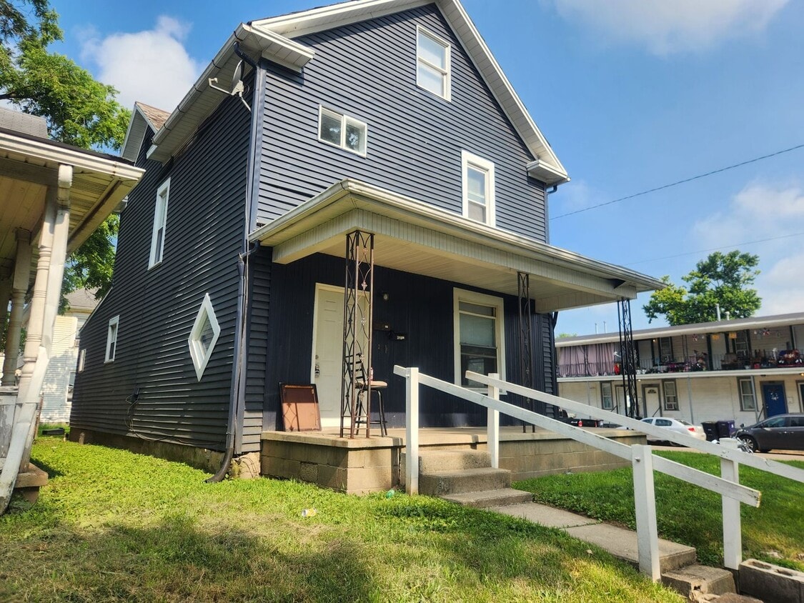 Primary Photo - 437-437 1/2 Harrison Ave