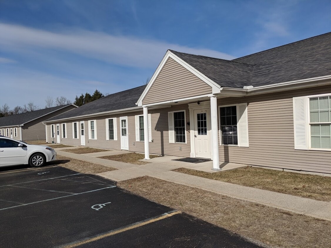 30 Sears Dr Unit Apt 303, Rindge, NH 03461 Apartments in Rindge, NH