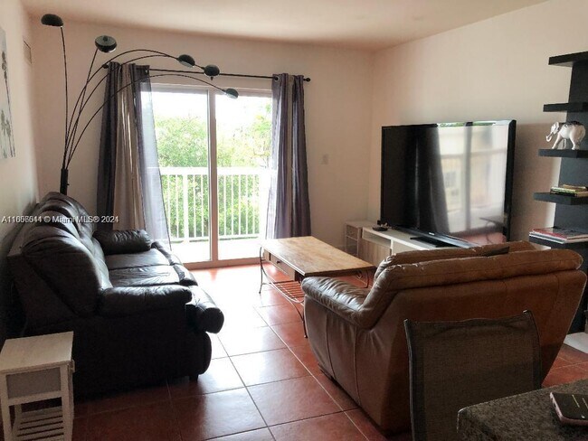 Foto del edificio - 2740 SW 28th Terrace