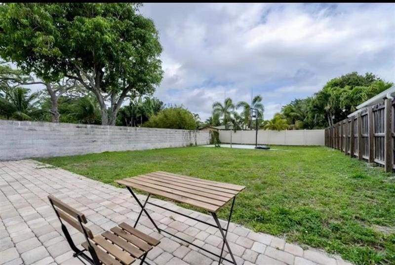 Foto principal - 719 NE 38th St