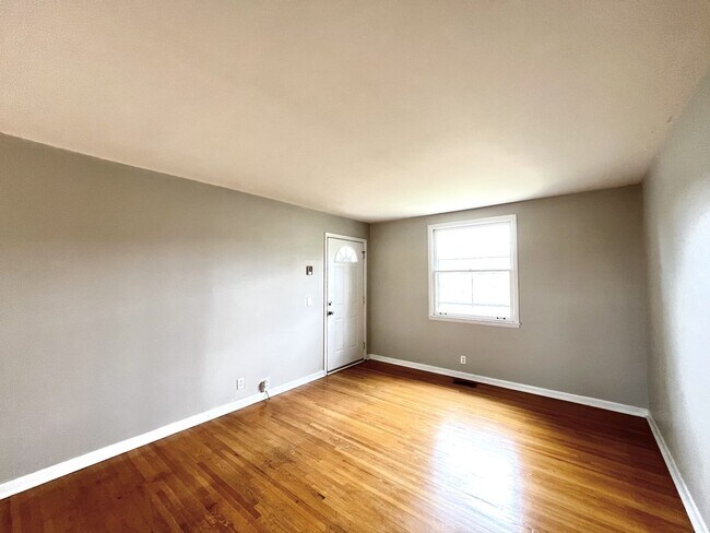 Building Photo - COMING SOON! Nashville! View the river from your back deck!