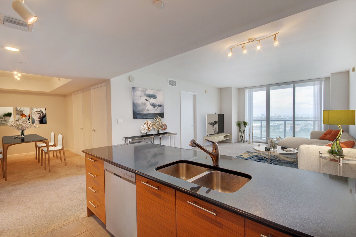 Primary Photo - 50 Biscayne Blvd