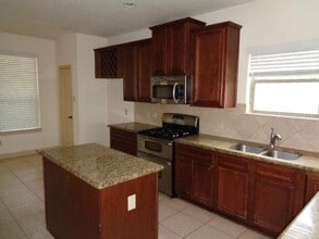 Building Photo - 10205 Wood Fern Ct