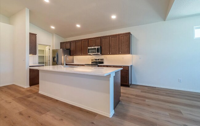 Building Photo - 761 Spyglass